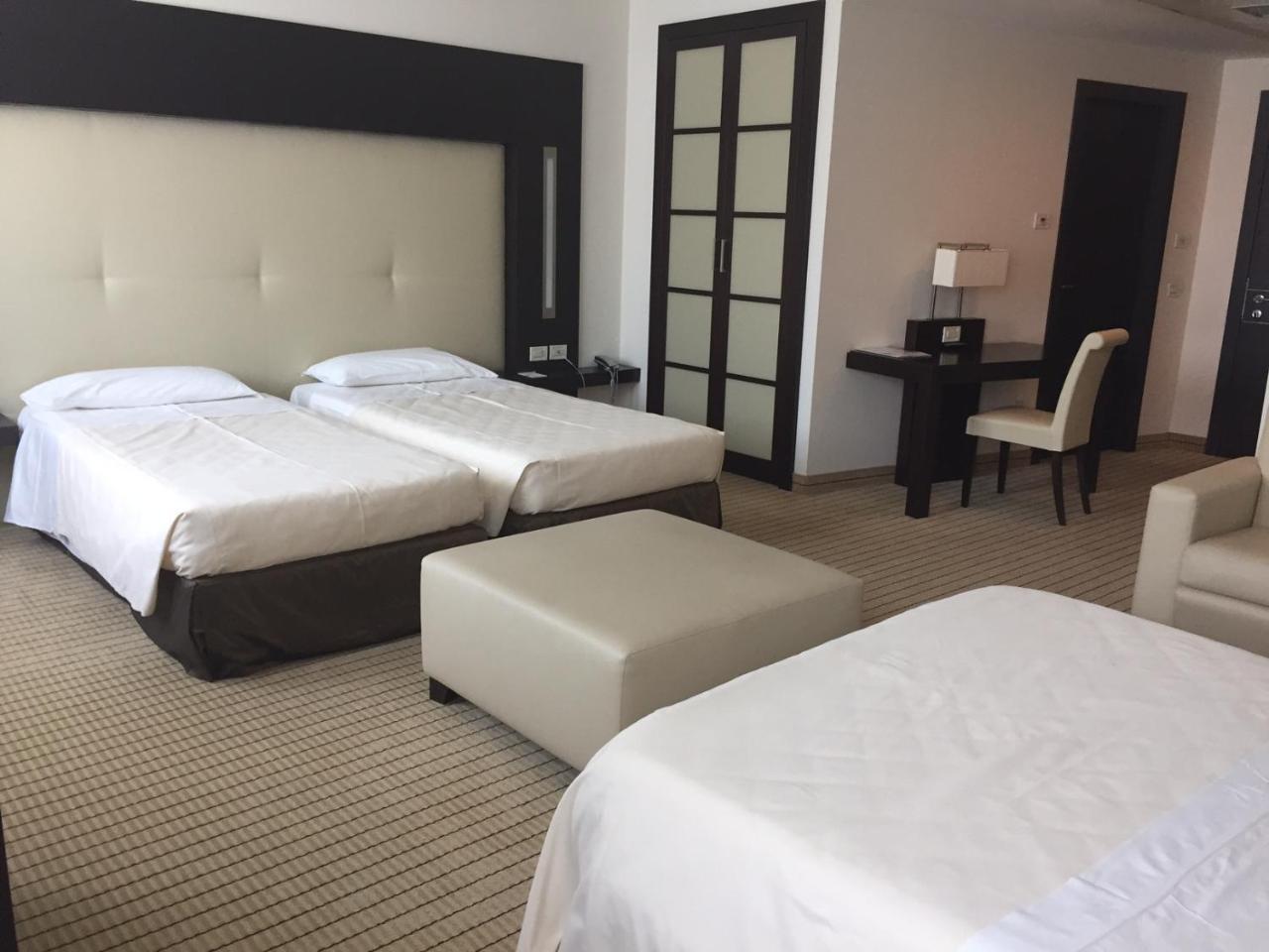 巴托罗米亚公寓酒店 巴托洛梅阿镇 外观 照片
